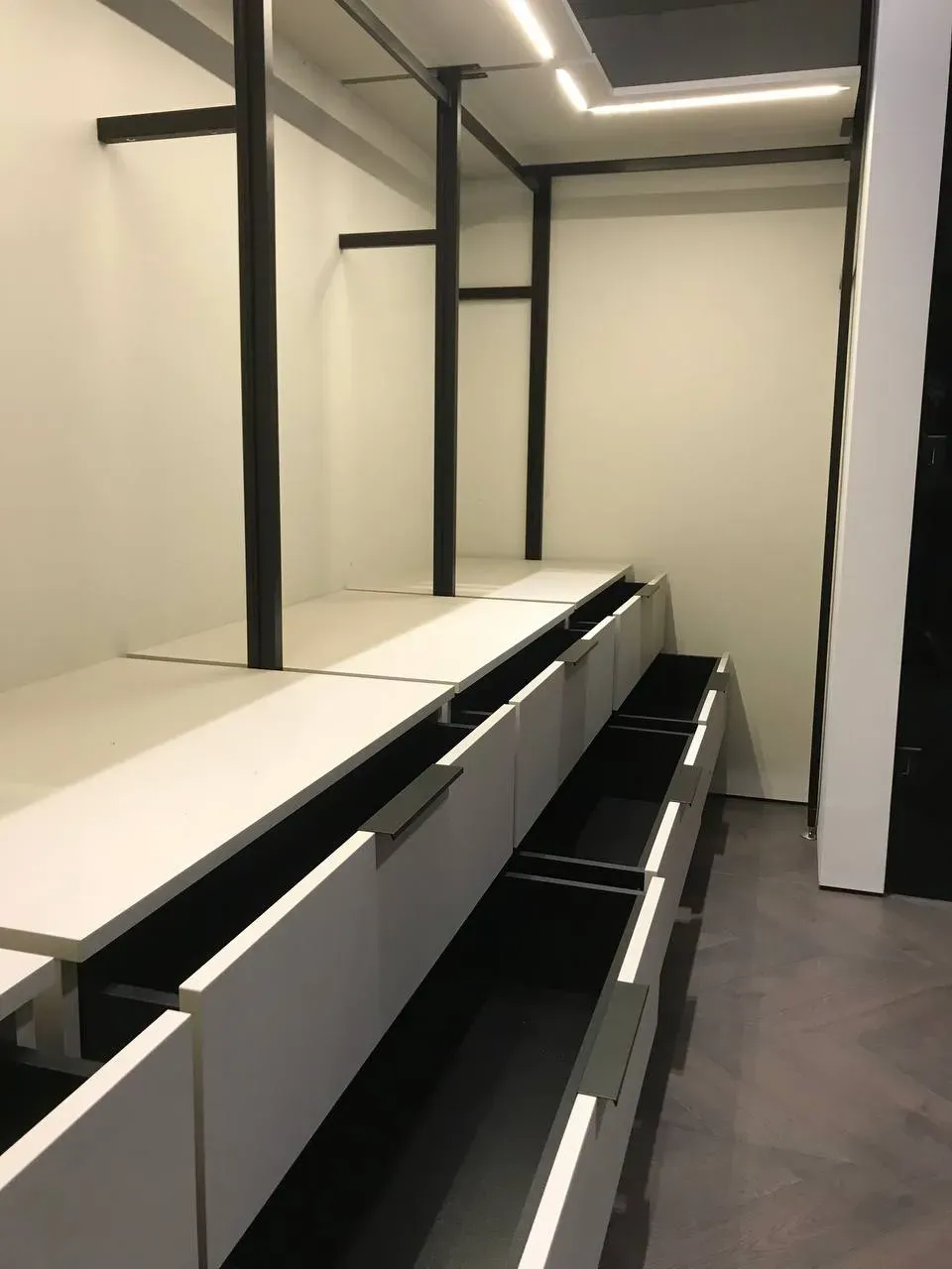 Nestandartiniai miegamojo baldai